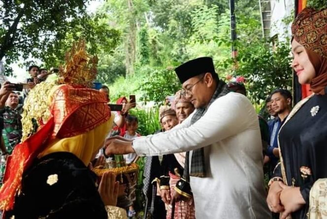 
					Festival Danau Singkarak Bertema “Pesona Sumpu” Resmi Dibuka Wabup Richi Apian