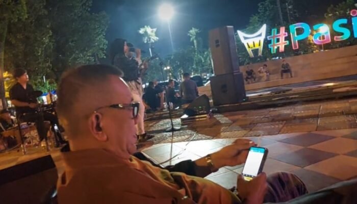 Bupati Rusma Yul Anwar Nonton Bareng Millenial